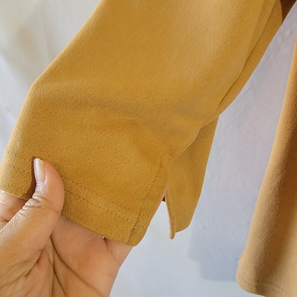 Kathy Ireland Tan Soft Suede Button-Up Shirt Sz M 3/4 Sleeve Academia Minimalist - Picture 6 of 11